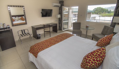 Classic Single Room, 1 King Bed, Non Smoking, Mountain View