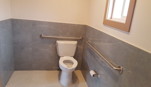 Basic Single Room, 1 Queen Bed, Accessible