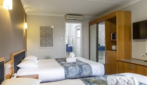 Deluxe Queen Room