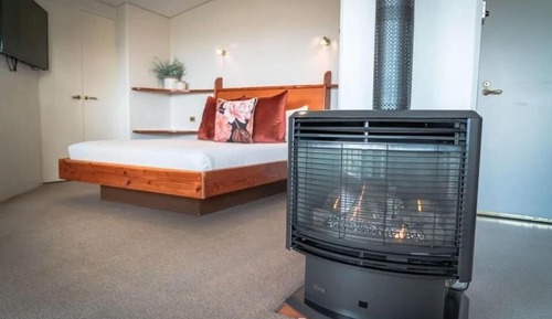 Lake View Spa Suite
