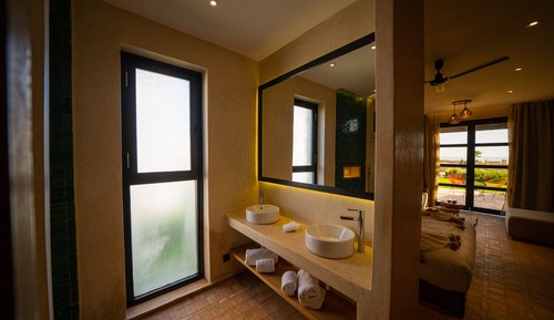 Deluxe Suite, Garden View