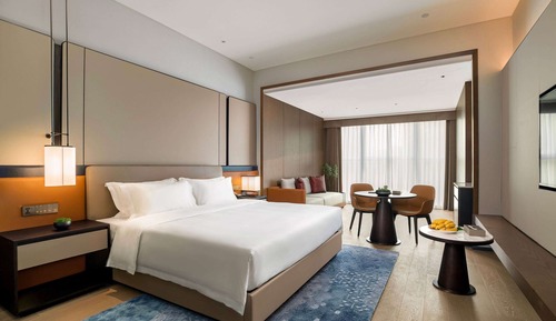Deluxe Room, 1 King Bed, Smoking