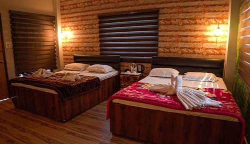Deluxe Studio Suite