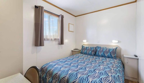 Superior 2 Bedroom Cabin - Sleeps 6