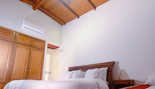 Honeymoon Suite