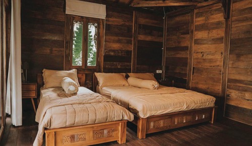 Triple Room, Garden View (Joglo)