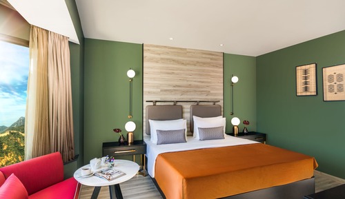 Deluxe Suite