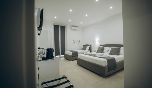 Luxury Triple Room with balcony