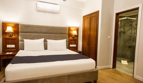 Deluxe Cabin, 1 Queen Bed