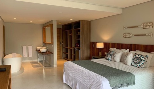 Deluxe Double Room, 1 King Bed, Beach View