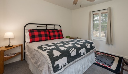 Cabin, 1 Queen Bed with Sofa bed, Non Smoking, Mountain View