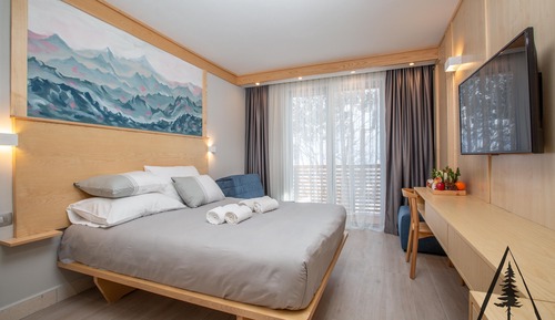 Standard Double Room (Juniper)