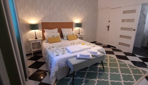 Luxury Double Room, 1 Queen Bed, Courtyard View