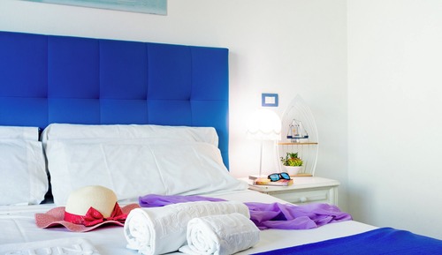 Double Room, Shared Bathroom (Riva A3)