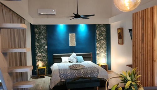 Deluxe Studio Suite, 1 King Bed with Sofa bed, Non Smoking, Air conditioning (Fare Miti)