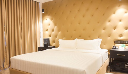 Premier Room