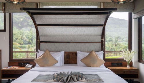Panoramic Room