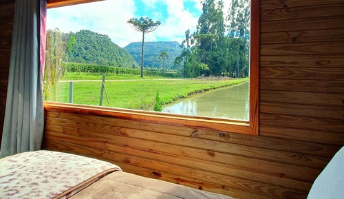 Honeymoon Cabin, Lake View