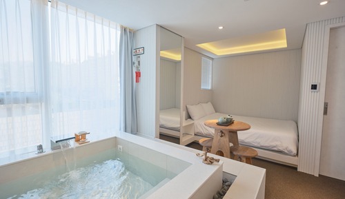 Double Private Spa (Run of House)