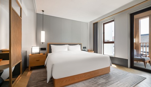 Pule-Deluxe Suites
