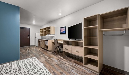 Queen Suite Accessible Roll-in Shower