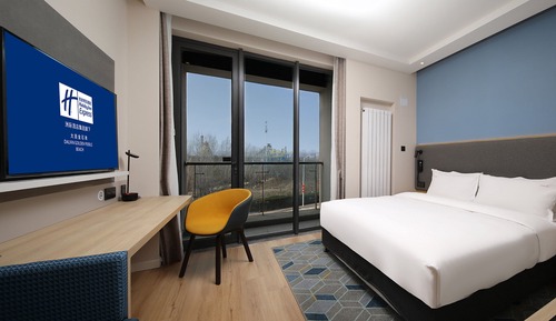 Standard Room, 1 King Bed