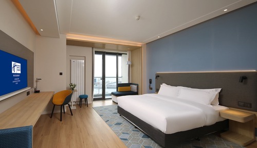 Standard Room, 1 King Bed, Sea View (Extra Floor Space)