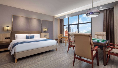 Room, 1 King Bed, Non Smoking (Majhong)