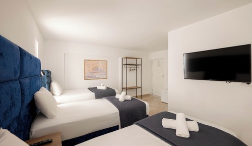 Comfort Triple Room