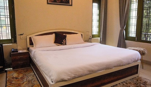 Semi Deluxe Room