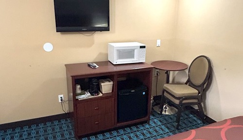 Standard Room, 1 King Bed, Non Smoking, Kitchenette