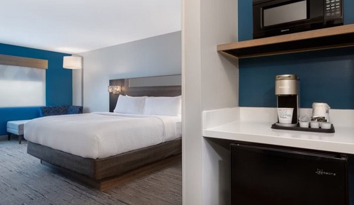 Standard Room, 1 King Bed