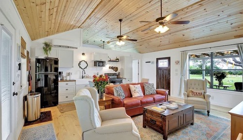House, Multiple Beds, Patio (6426 Old San Combo)