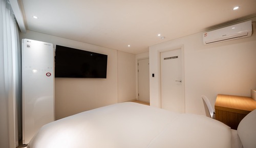 Basic Double Room