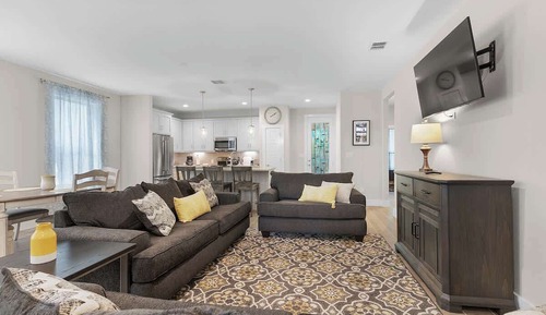 House, Multiple Beds, Patio (1215 Lavaca)