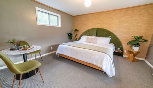 Classic Room, 1 King Bed, Refrigerator & Microwave