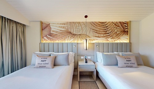 Luxury Garden View Room King
