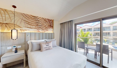 Luxury Pool View Room