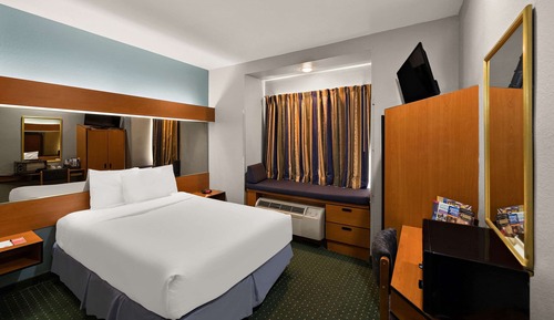 Standard Room, 1 Queen Bed, Non Smoking