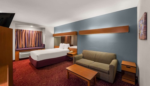 Suite, 1 Queen Bed with Sofa bed, Accessible, Non Smoking