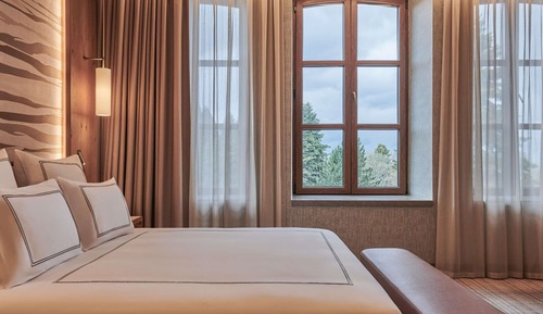 Deluxe Suite, 1 King Bed (Forest View)