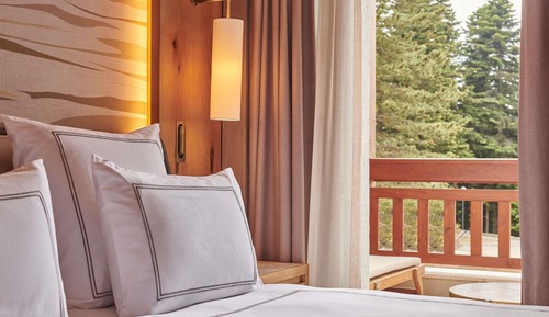 Swiss, Deluxe Room, 1 King Bed, Terrace
