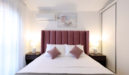 Deluxe One Bedroom Apartment with Balcony and Sea View (2+2)