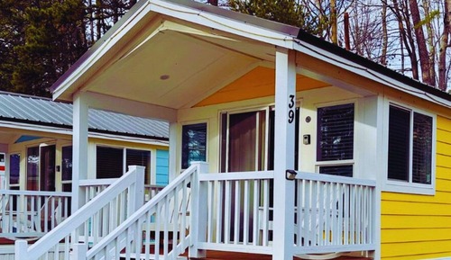 Standard Studio, 1 Queen Bed, Lake View