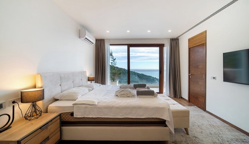 Cliffside Retreat