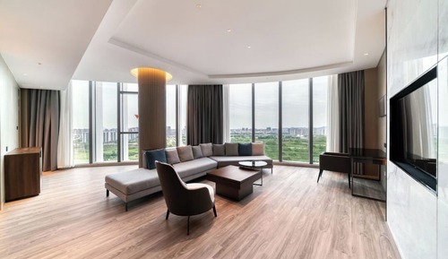 Suite, 1 Bedroom, City View