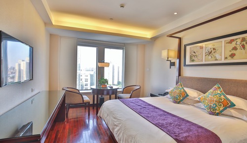 Deluxe King room