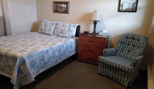 Basic Single Room, 1 Queen Bed