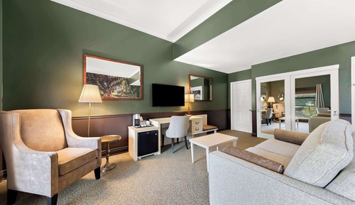 Suite, 2 Queen Beds, Non Smoking