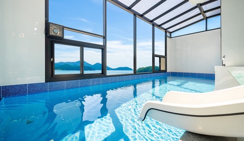 KIDS 01 Pool Villa